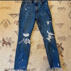 Abercrombie & Fitch High Rise Mom Jeans
